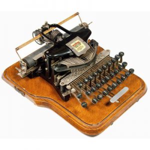 Photograph of the Postal 5 typewriter.