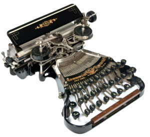 Photograph of the Commercial Visible 6 typewriter.