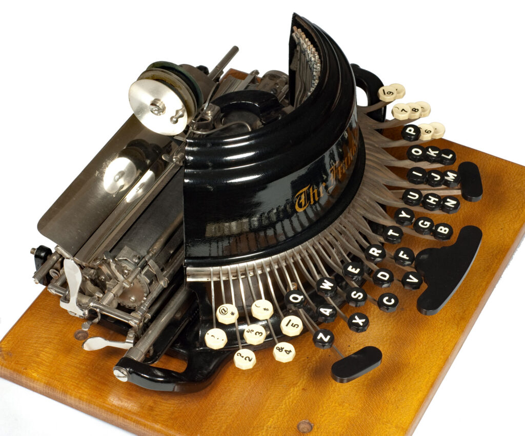 Left-hand side view of the Franklin 2 typewriter.