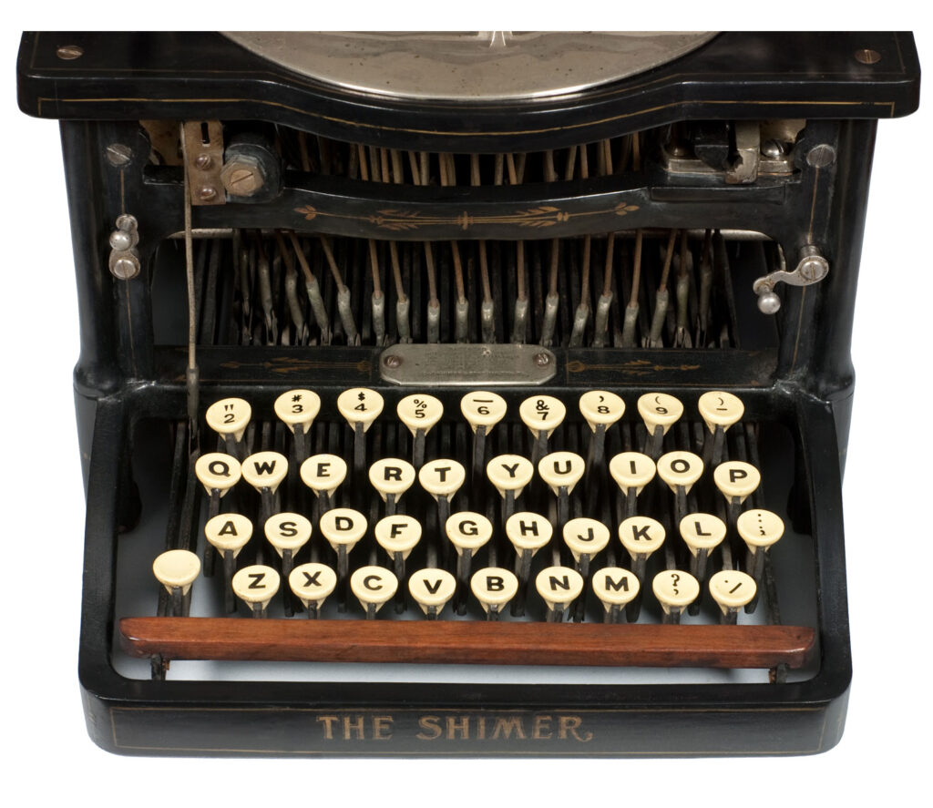 View of the keyboard on the Shimer typewriter.
