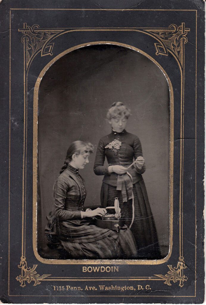 Period studio photo of two women posing with a Stenograph 1, 2nd form, dated 1886.