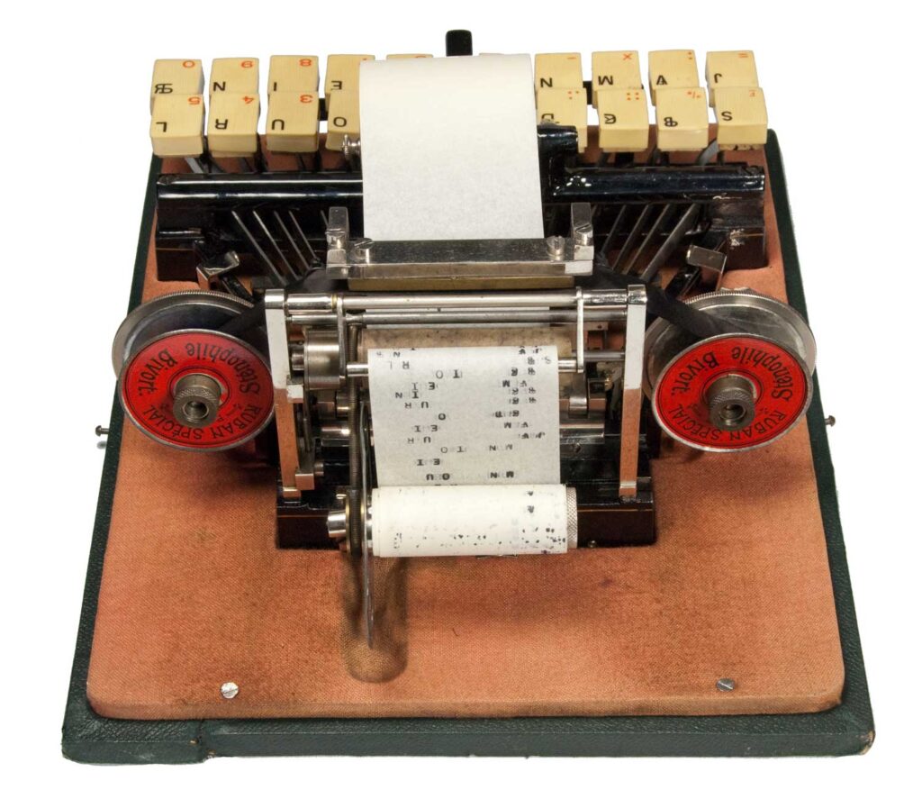 Rear view of the Stenophile shorthand typewriter.