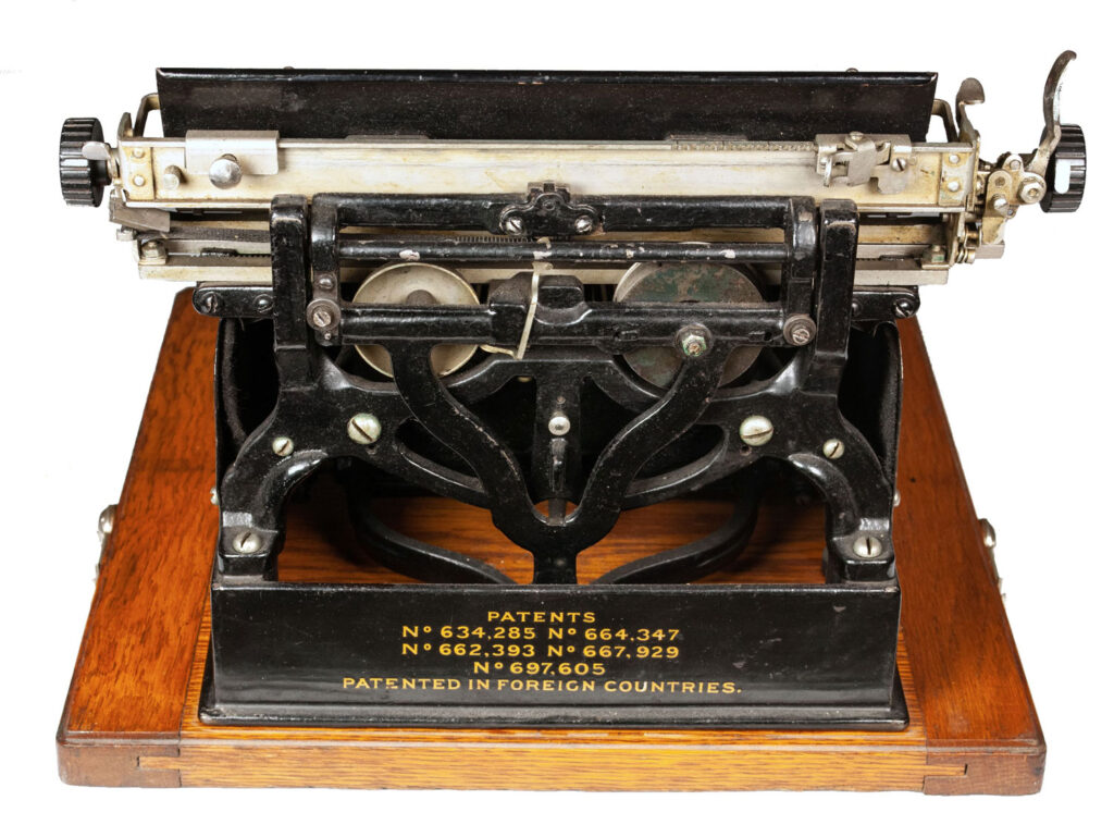 Rear view of the Sun Standard 2 typewriter.