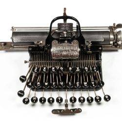 Straight on view of the Blickensderfer 5 typewriter.